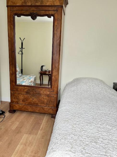 Bed and Breakfast La Tour Cachee Мортен Экстерьер фото